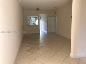 5 Sw 14th Ter - Photo 1 of 1