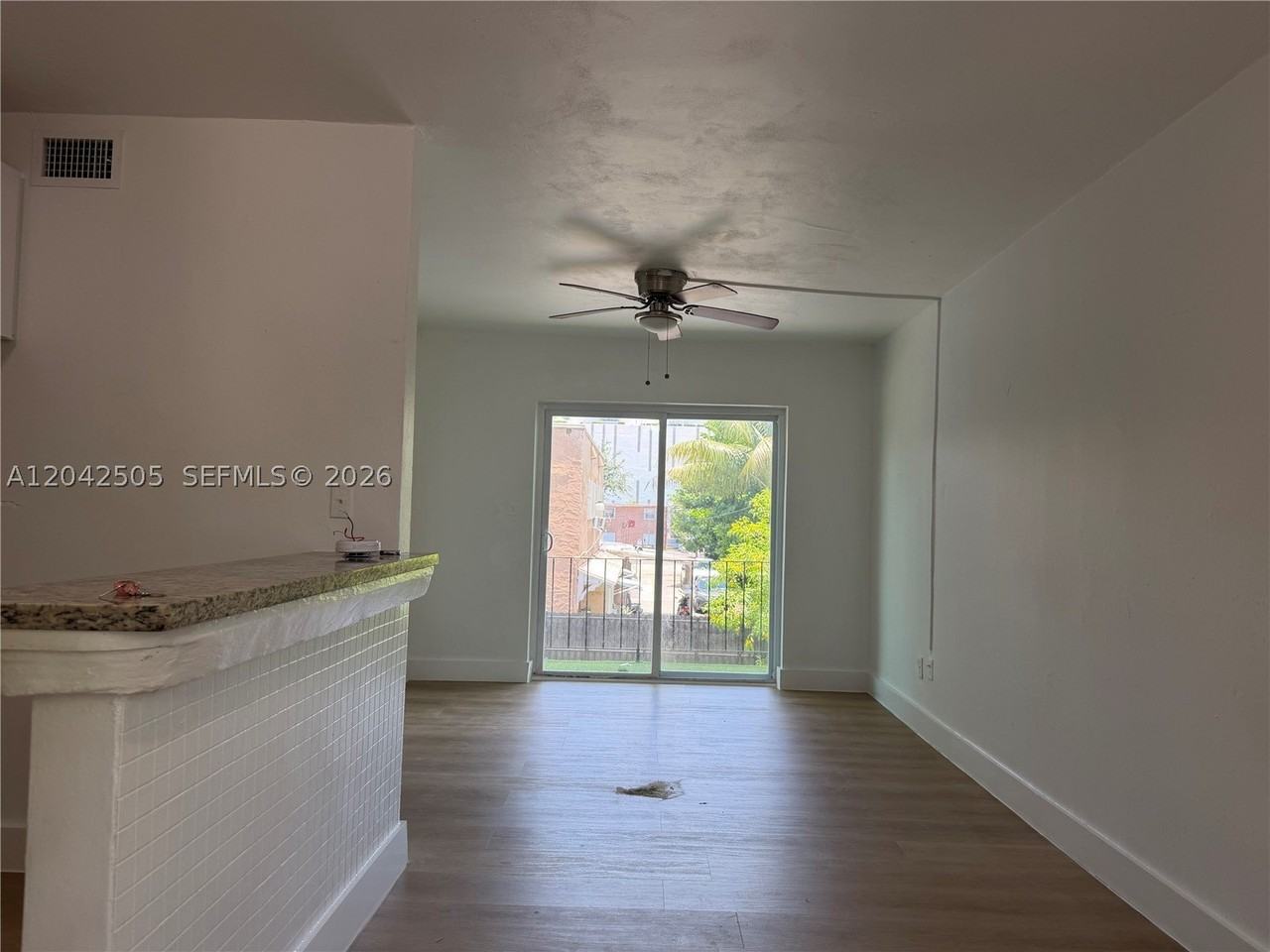 1021 Nw 5th St #6 - Photo 2 of 7