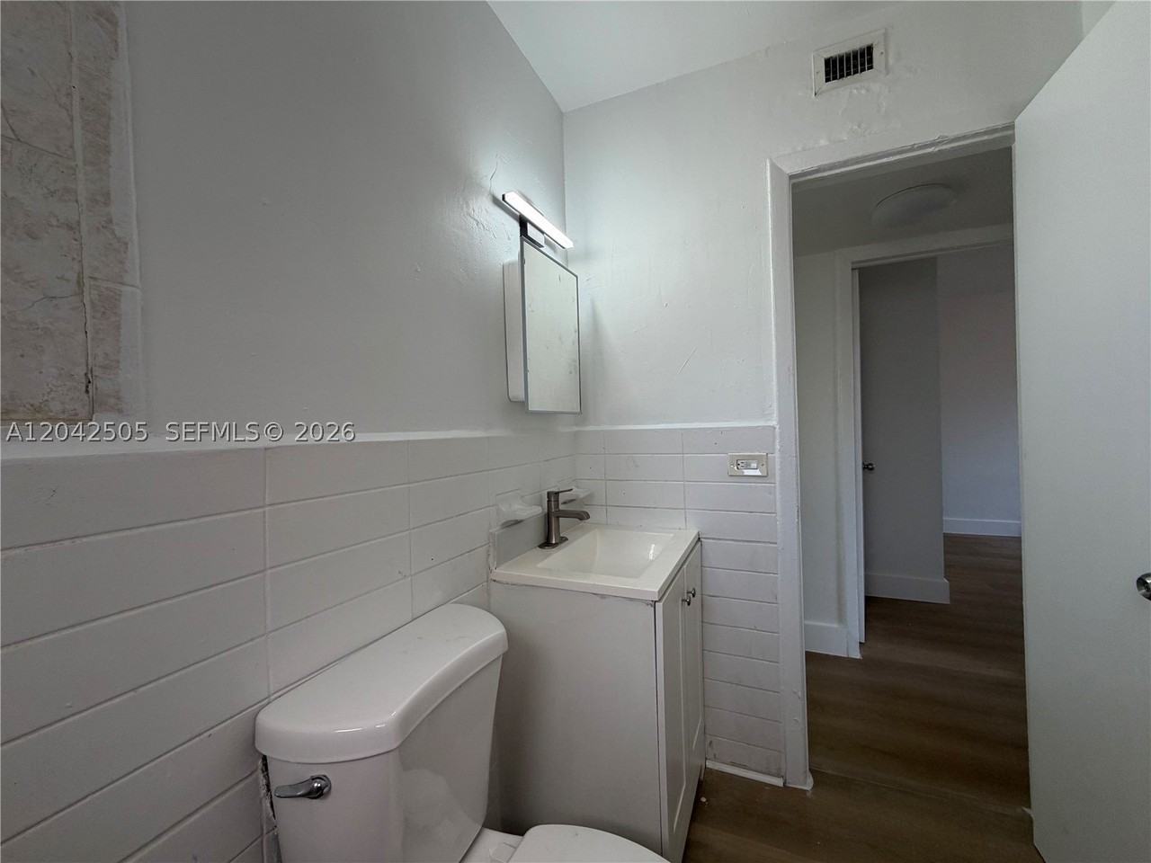 1021 Nw 5th St #6 - Photo 6 of 7