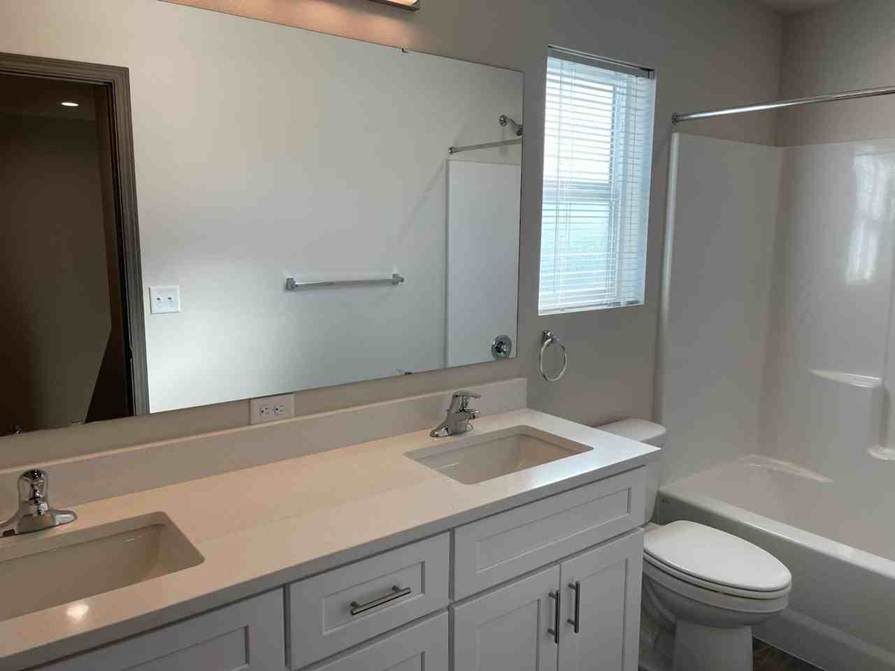1005 Greenfield Dr - Photo 6 of 21