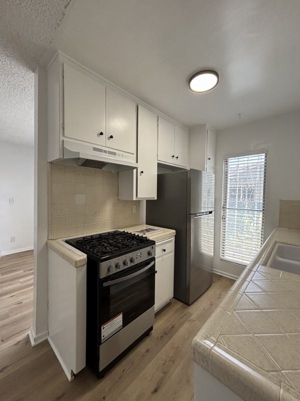 2656 South Barrington Avenue #2 - Photo 2 of 10