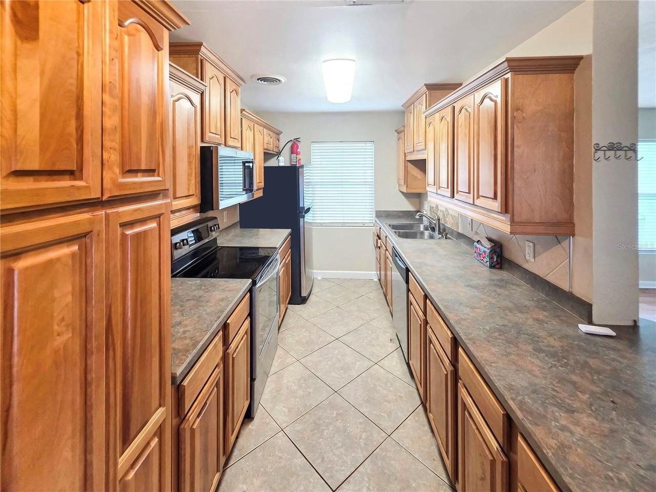 5117 Lake Howell Rd - Photo 5 of 16