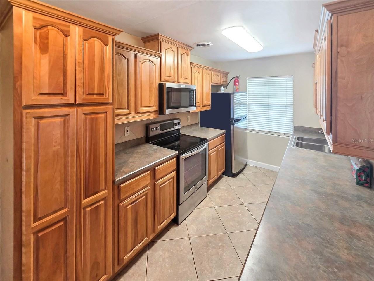 5117 Lake Howell Rd - Photo 6 of 16