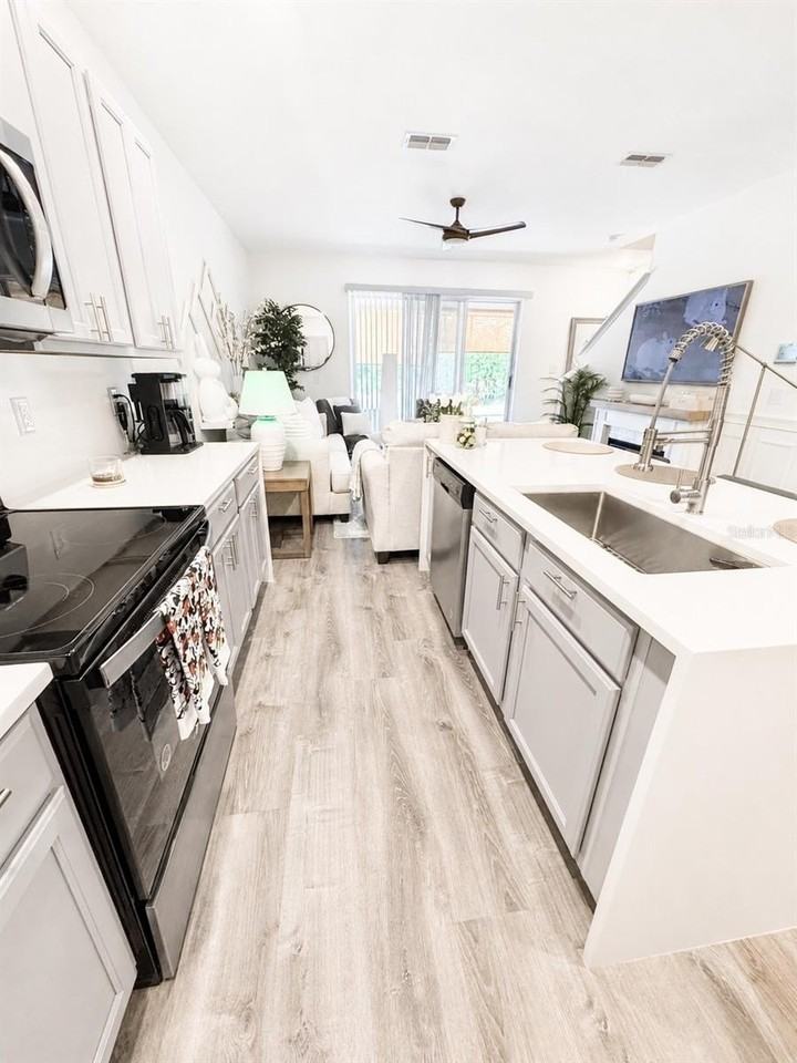 410 Feltrim Reserve Blvd - Photo 3 of 15