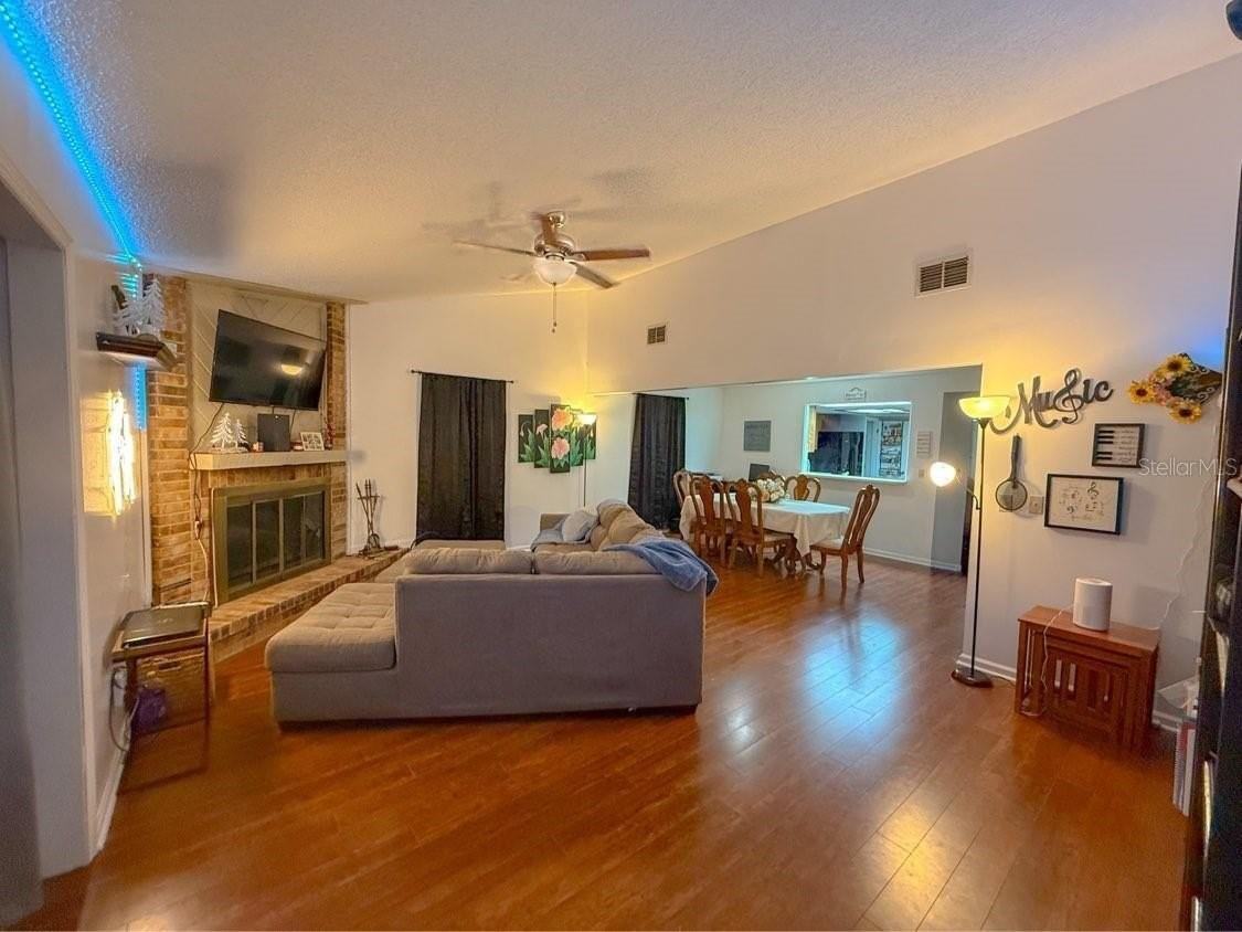 35058 Whispering Oaks Blvd - Photo 2 of 15