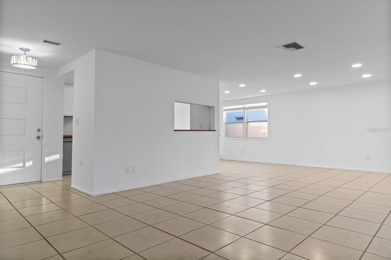 3327 Garfield Dr - Photo 2 of 30