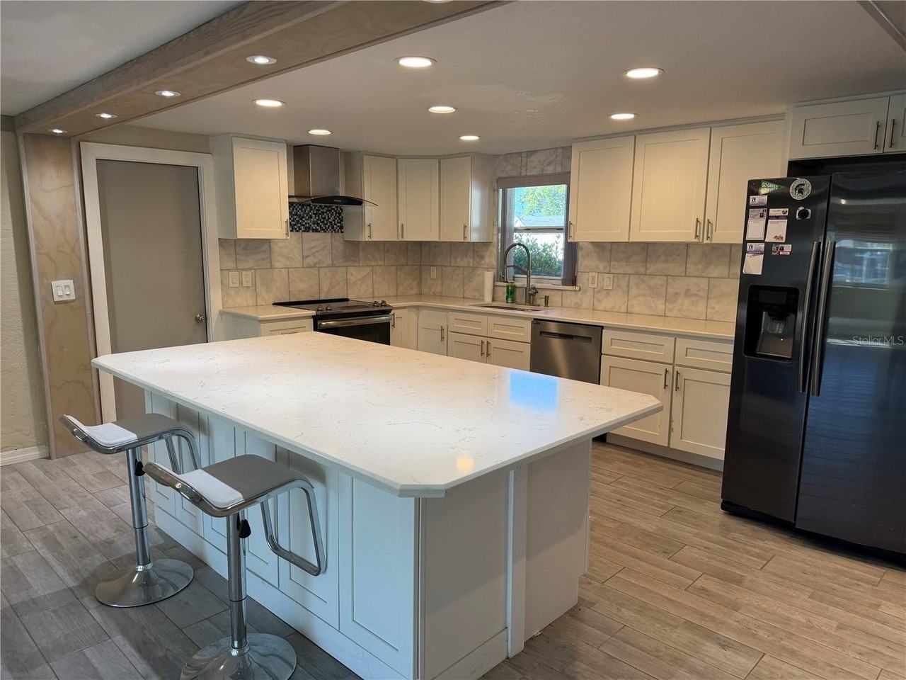 5711 Baroque Dr - Photo 6 of 19