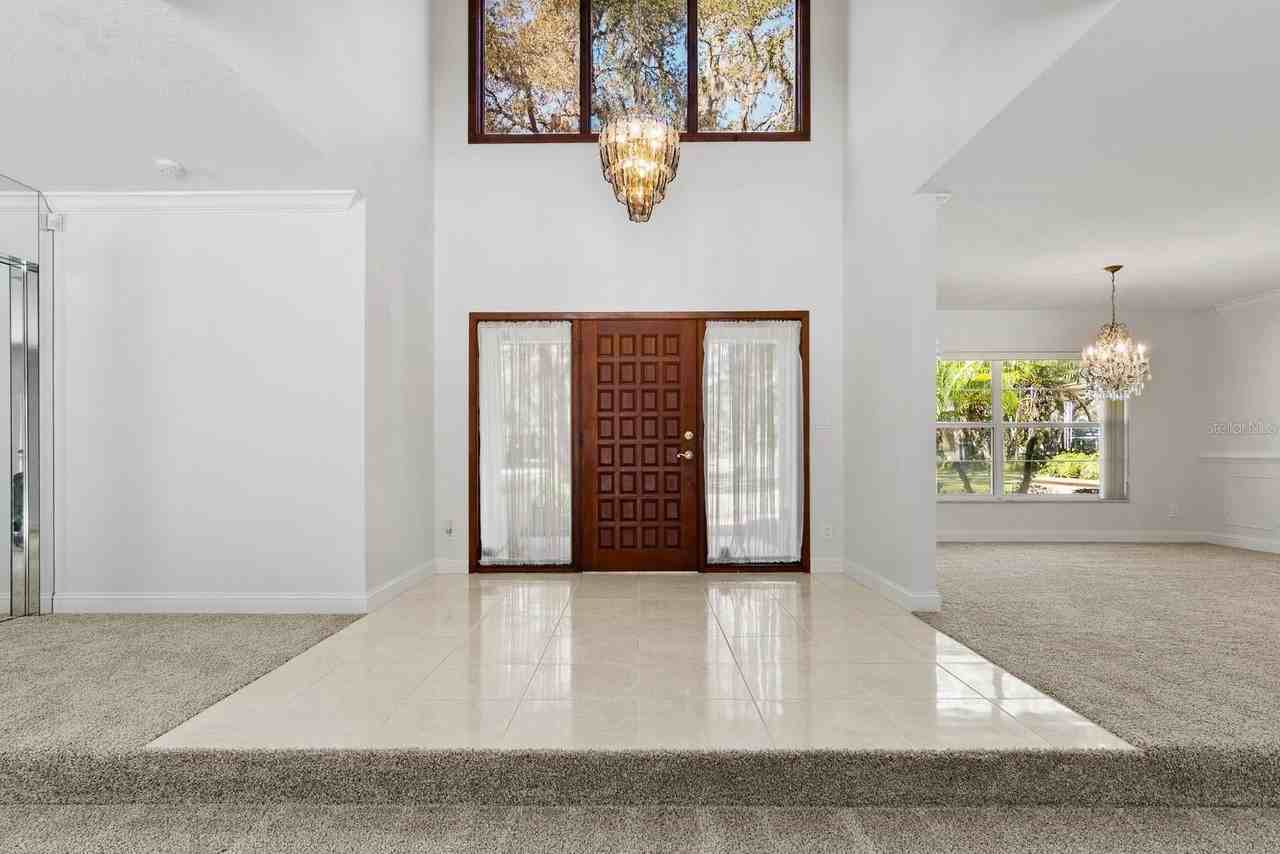 10206 Lakeview Dr - Photo 5 of 50