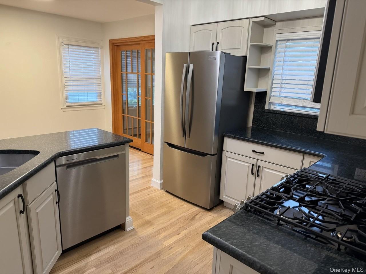 362 Piccadilly Dwns - Photo 5 of 18