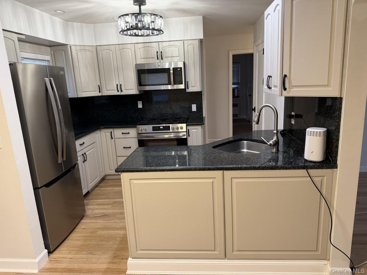 362 Piccadilly Dwns - Photo 6 of 18