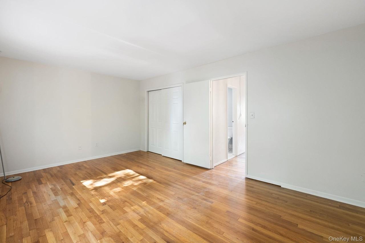 78 Roosevelt Dr - Photo 3 of 24