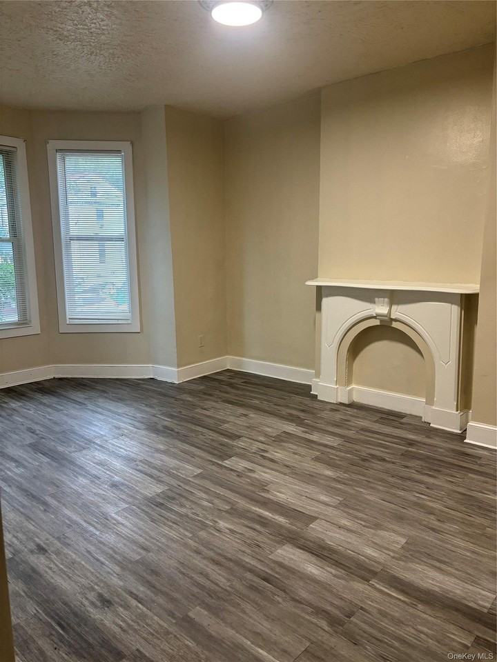 204 South St - Photo 2 of 8