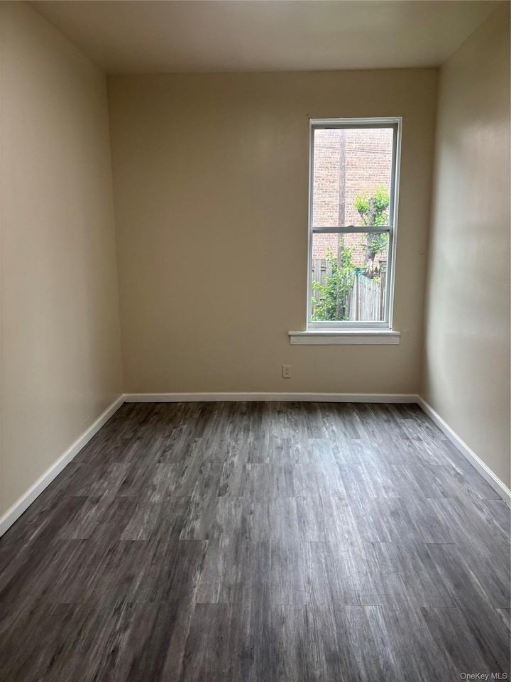 204 South St - Photo 6 of 8