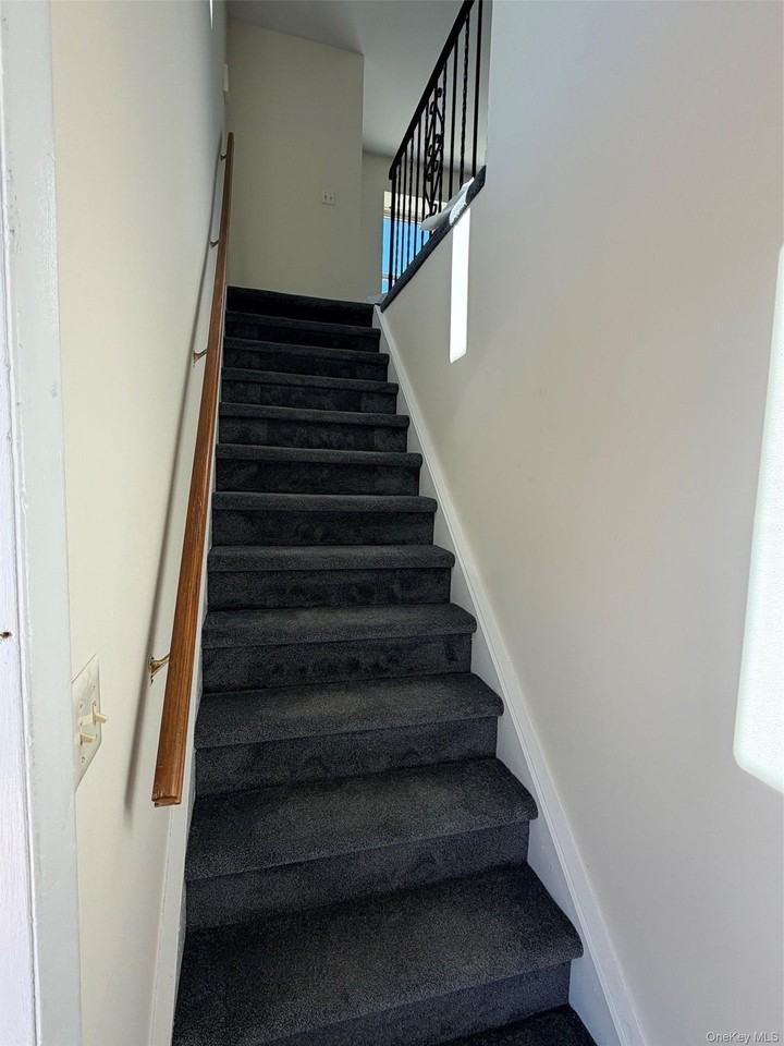 44 Athens Ct - Photo 2 of 14
