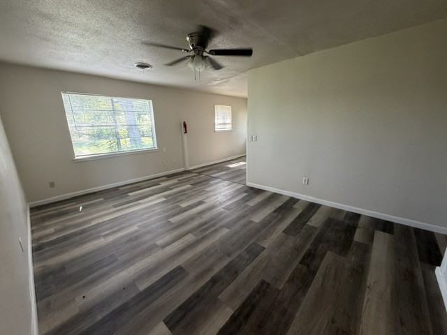 704 Se 41st St #1 - Photo 3 of 10