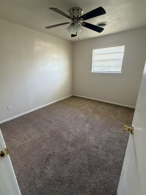 704 Se 41st St #1 - Photo 6 of 10