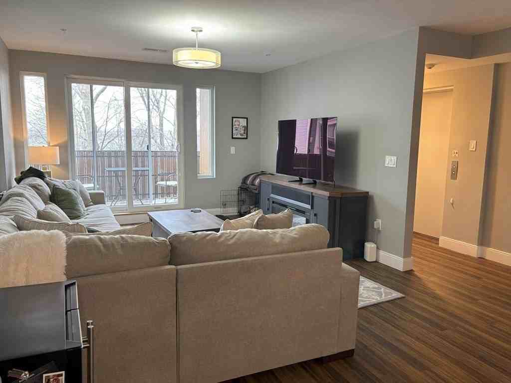 408 E 8th St #3A - Photo 2 of 19