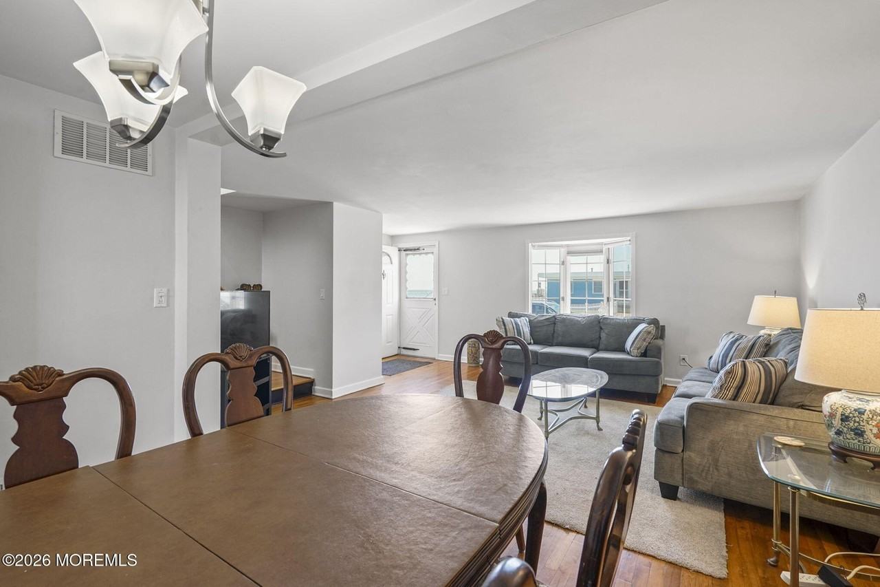 5 Vine Ct - Photo 7 of 33