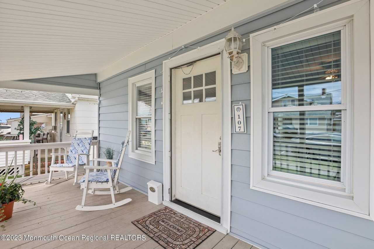 107 17th Ave - Photo 4 of 38