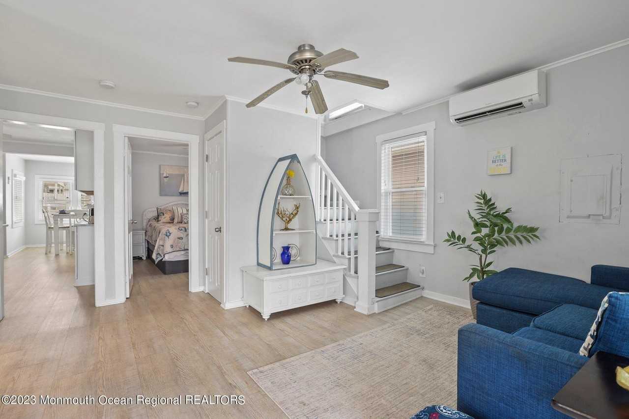 107 17th Ave - Photo 5 of 38