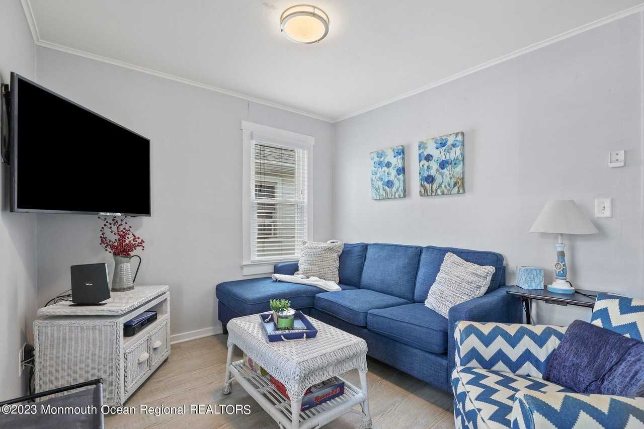 107 17th Ave - Photo 7 of 38