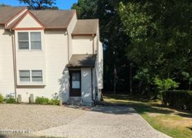 featured image of 42 Winged Foot Ln #42