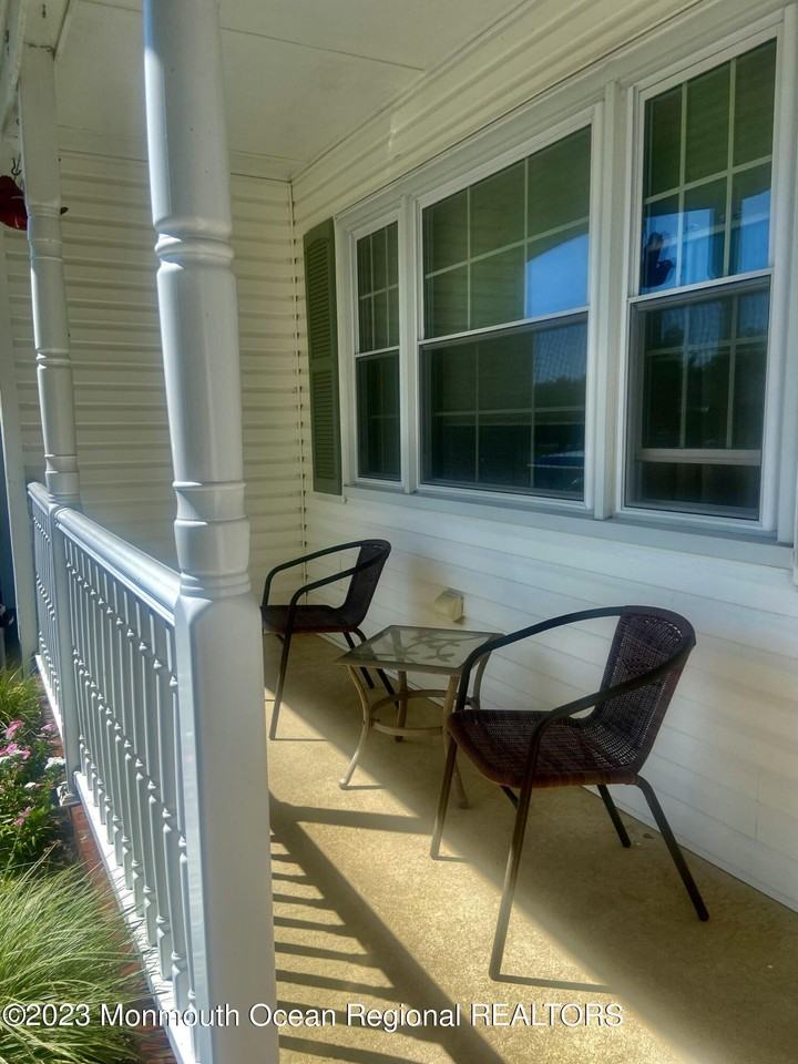 7 Basset Dr - Photo 2 of 19