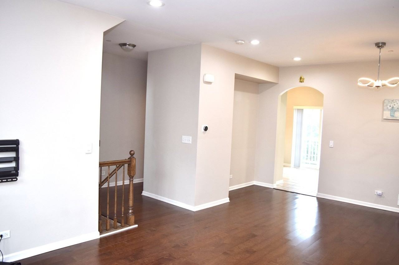 1260 Evergreen Ave - Photo 4 of 24