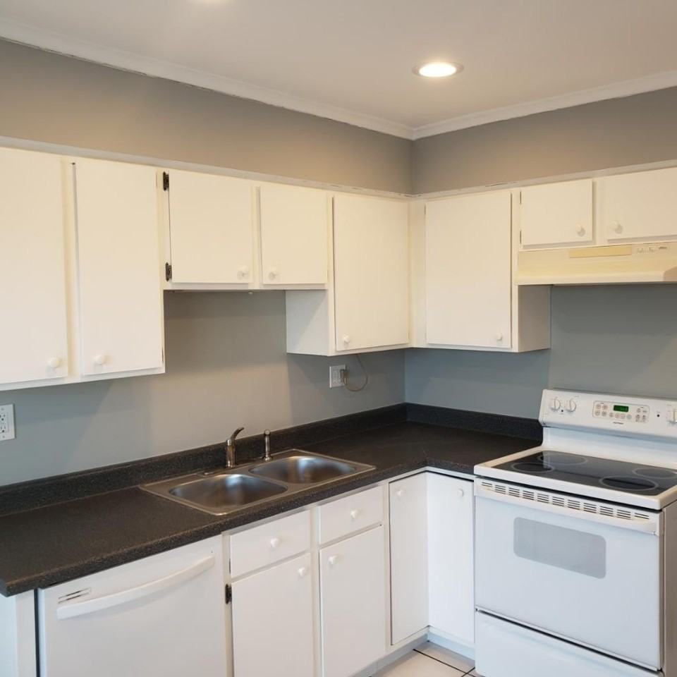 9315 Hamilton Ct #F - Photo 4 of 9