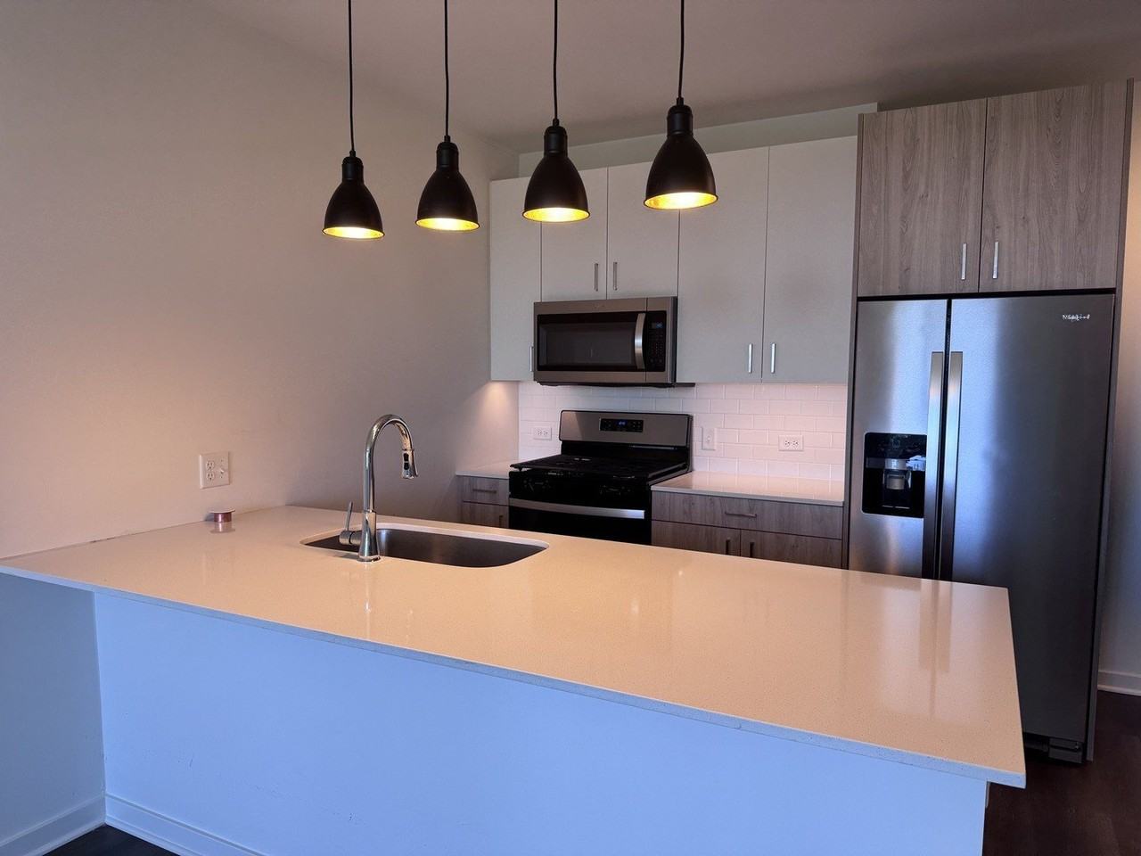 122 E Northwest Hwy #612 - Photo 3 of 19