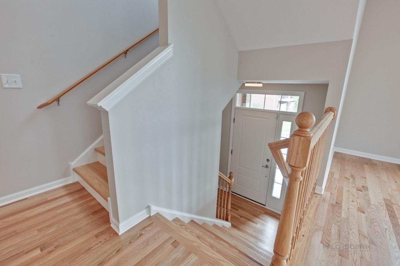1194 Danforth Ct - Photo 3 of 31