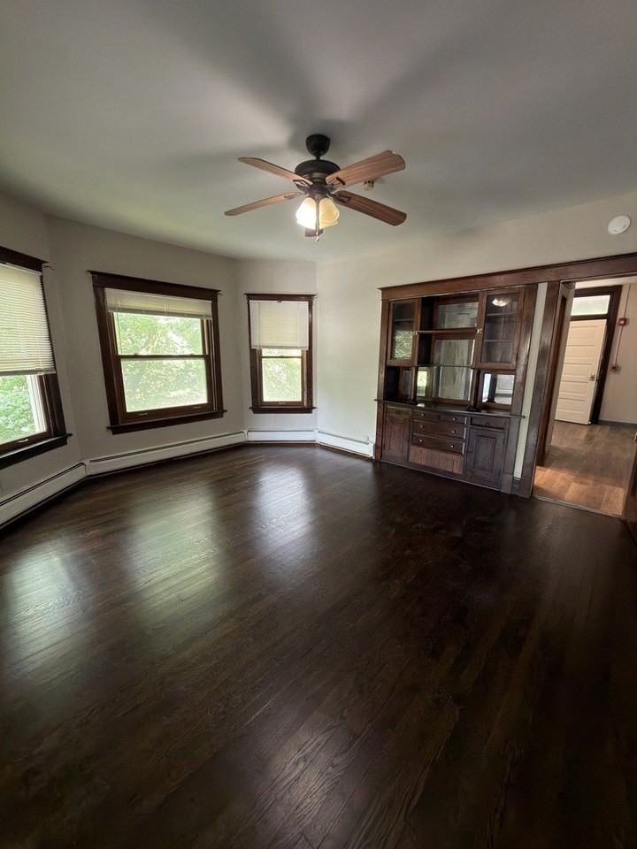 319 Chicago Ave #2 - Photo 4 of 15