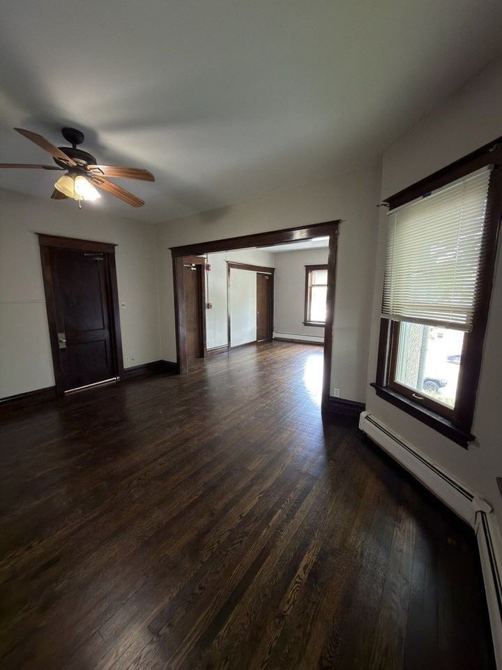319 Chicago Ave #2 - Photo 5 of 15