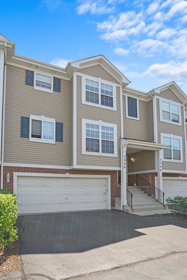 2304 Hudson Cir - Photo 4 of 32