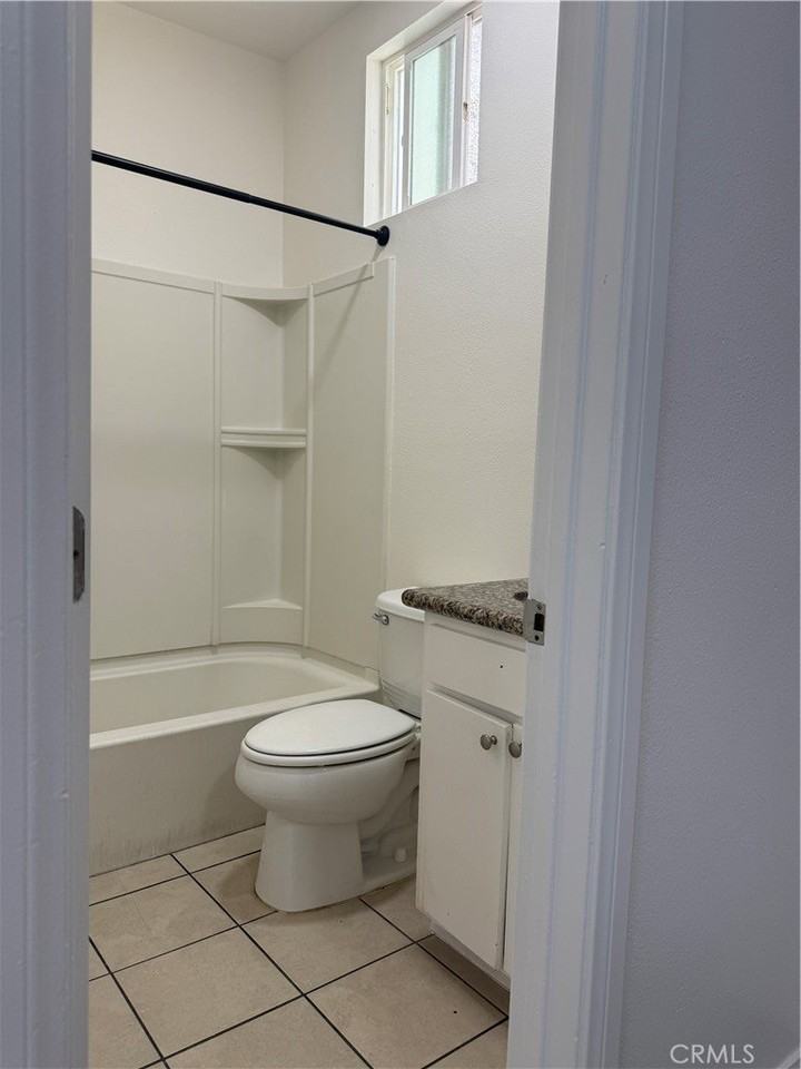 2284 Long Beach Blvd - Photo 3 of 13