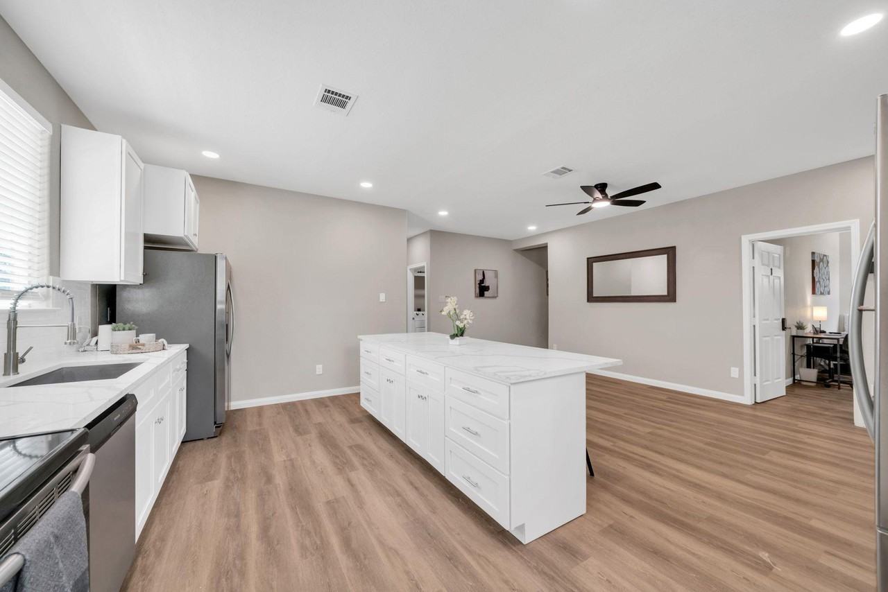 Fairland Dr - Photo 5 of 11