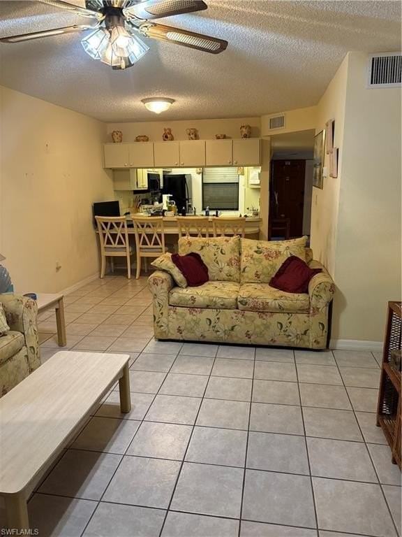 9285 Lake Park Dr #101 - Photo 4 of 8