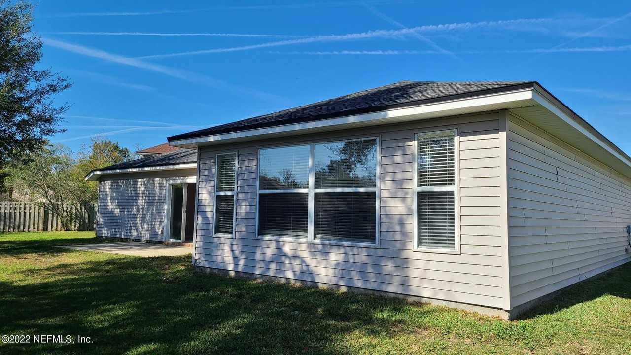 12737 Chandler View Ct - Photo 3 of 18