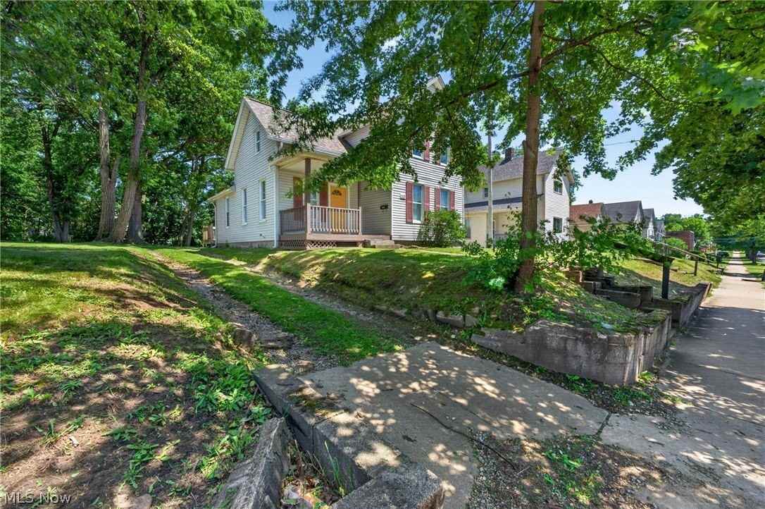 505 Brown St - Photo 4 of 25