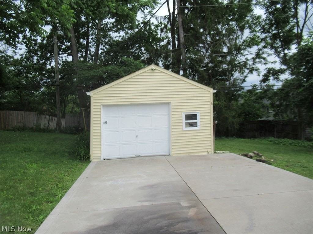 86 Cowles Ave - Photo 3 of 26