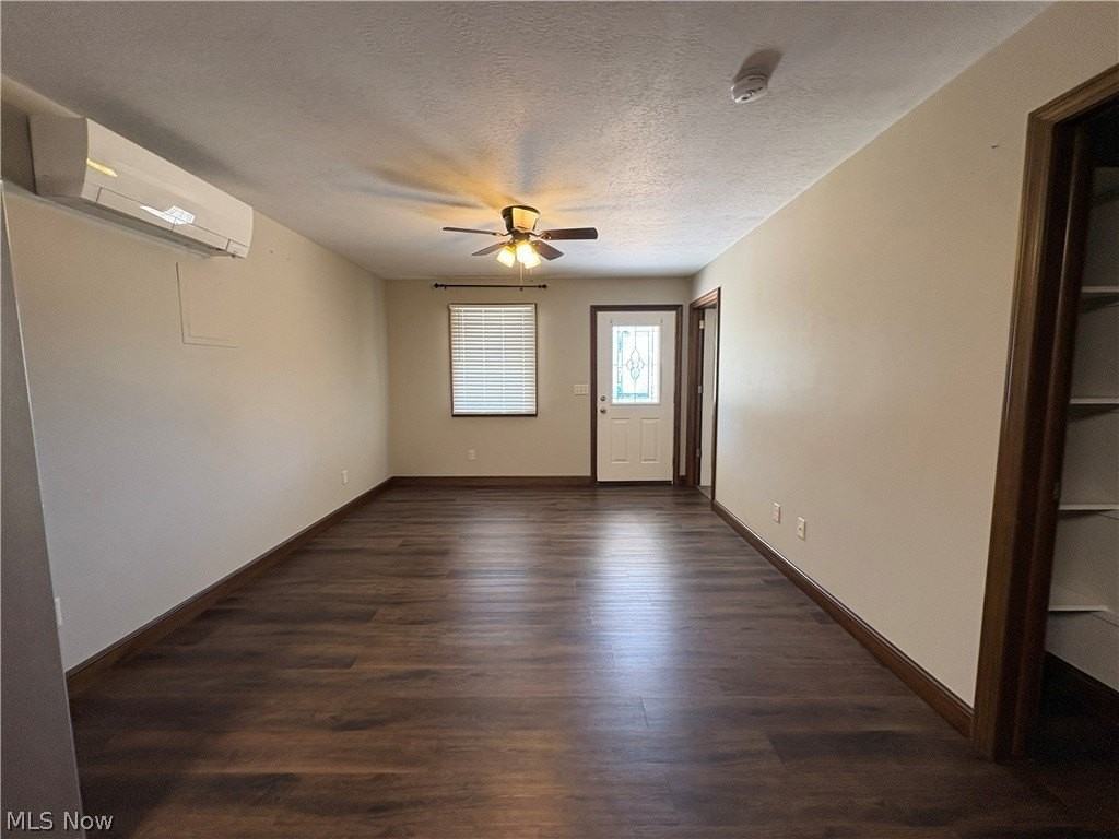 82 Pine St - Photo 3 of 20