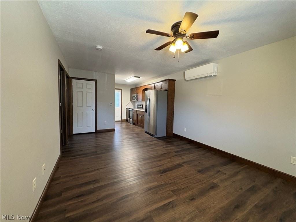 82 Pine St - Photo 4 of 20