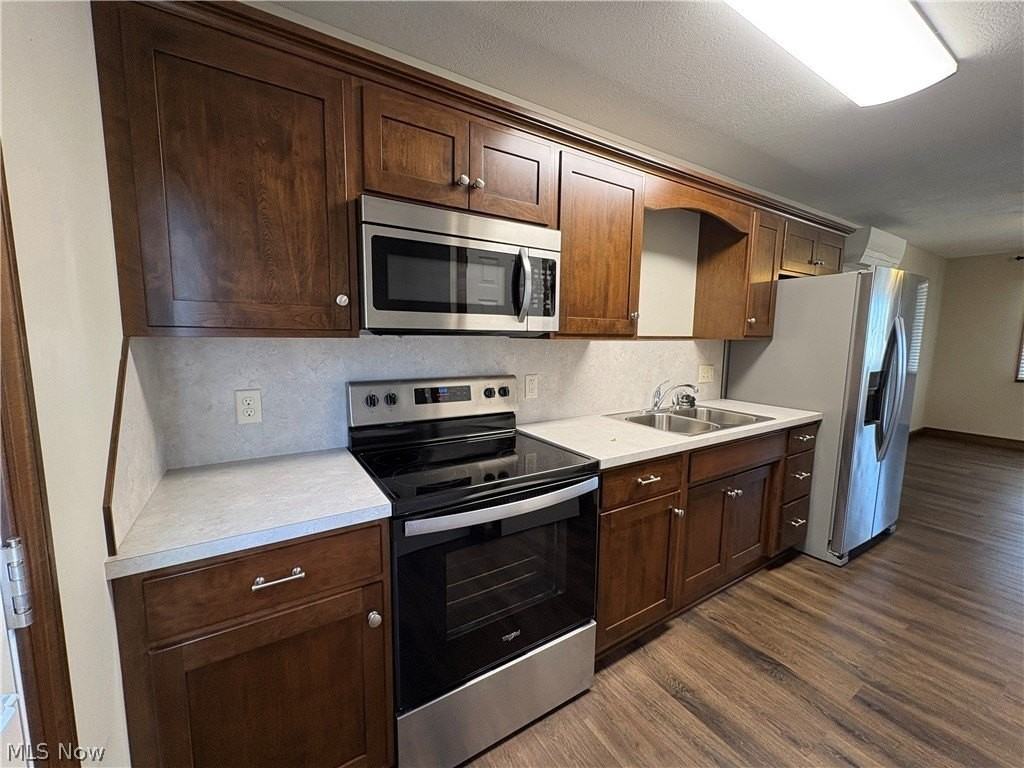 82 Pine St - Photo 6 of 20