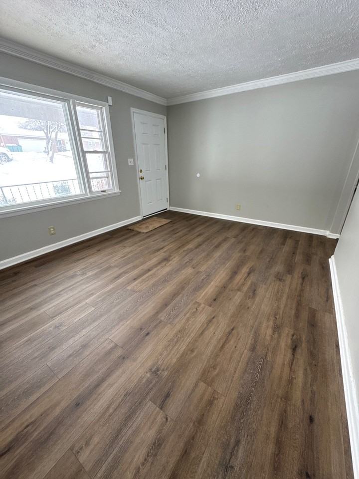 338 N Skyline Dr #1 - Photo 3 of 43