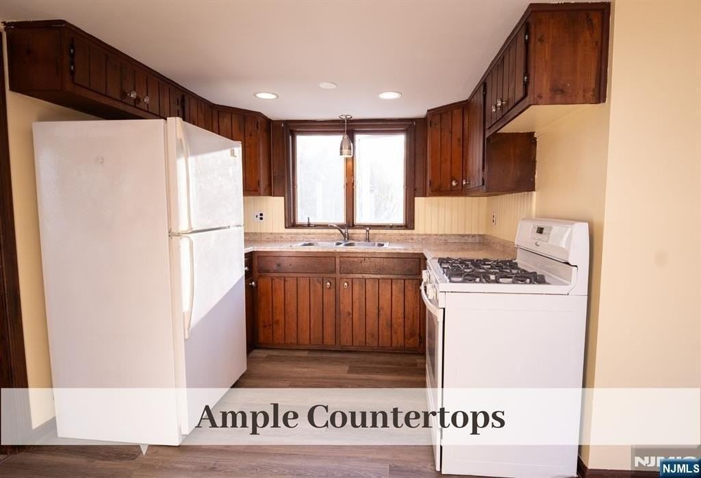 54 Glen Ave #2ndFL - Photo 7 of 18