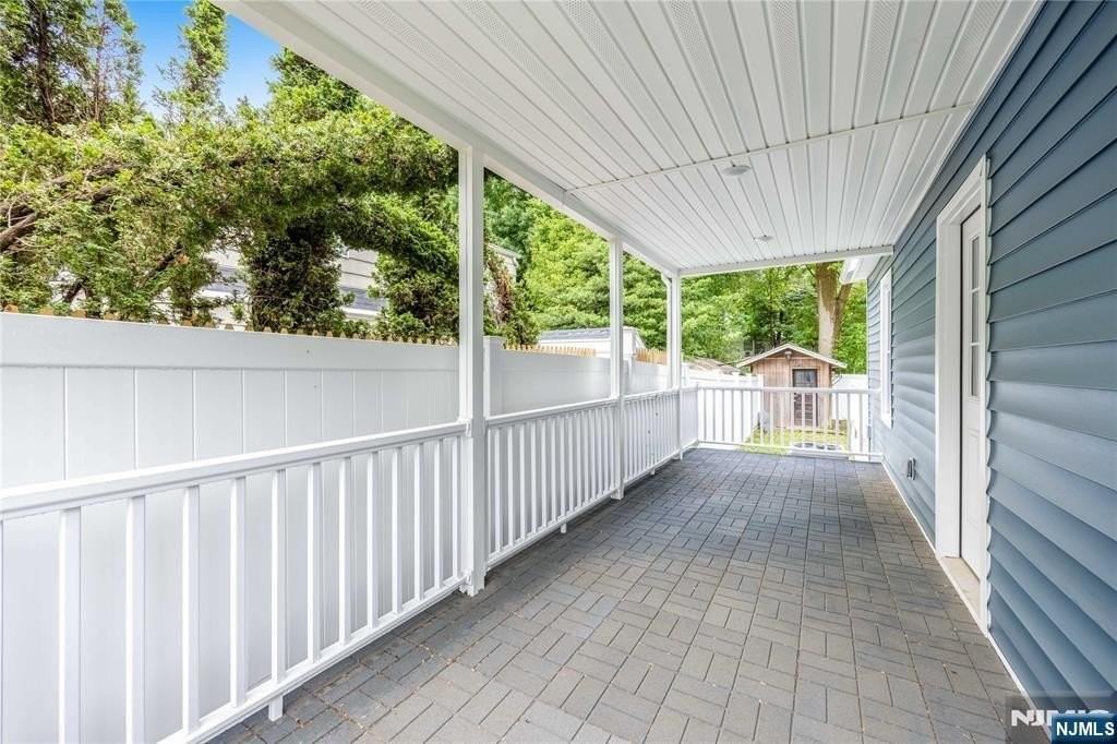 16 Clarke St - Photo 5 of 30