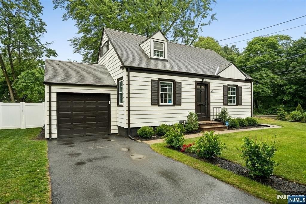 24 Iris Rd - Photo 2 of 47