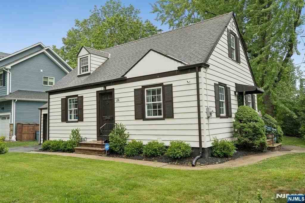 24 Iris Rd - Photo 4 of 47