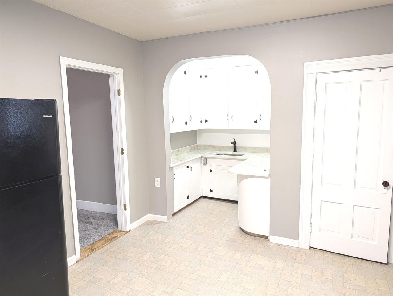 685 Massabesic St #2W - Photo 6 of 13