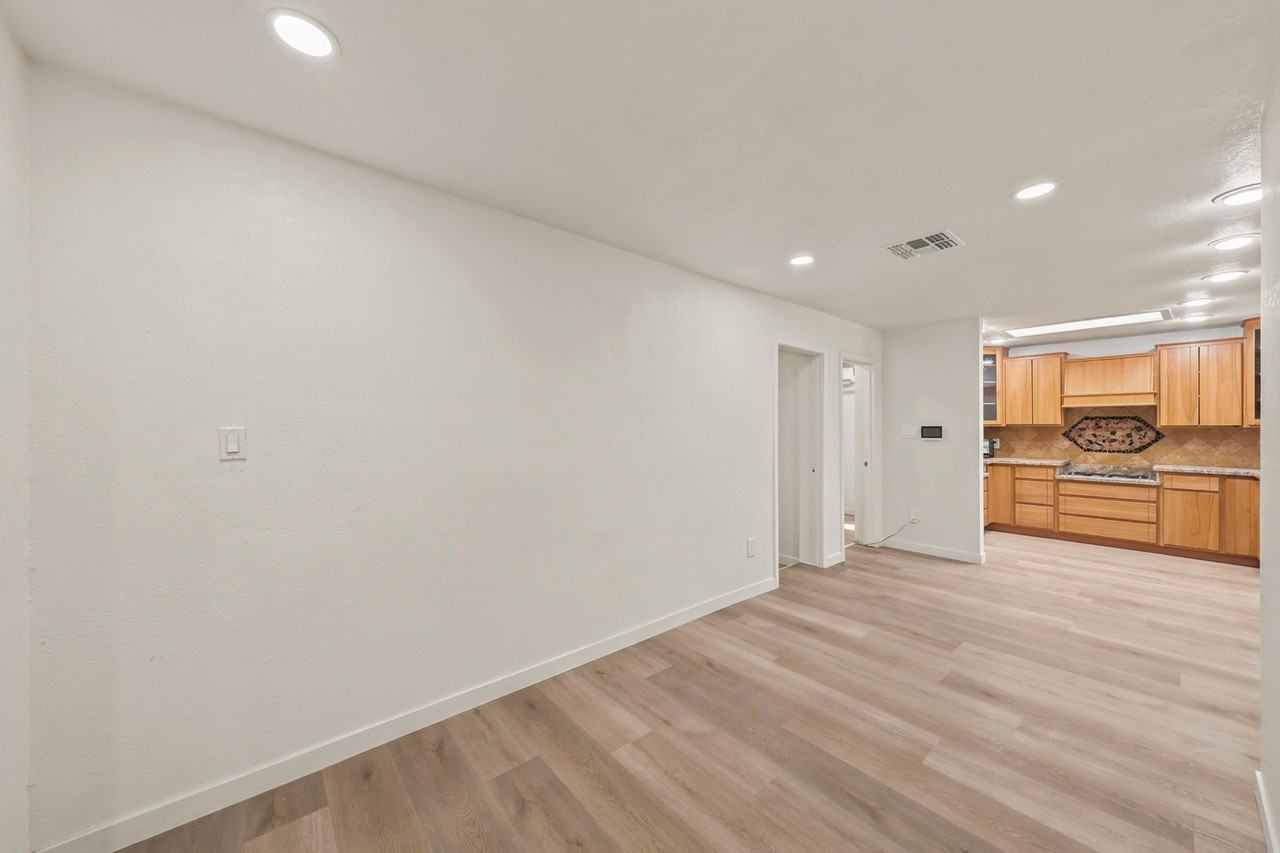 W Butler Dr - Photo 5 of 35